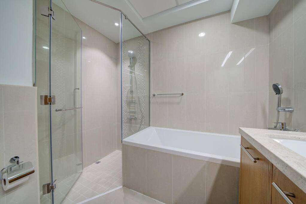 Ferienwohnung Burj Khalifa View - 2BR&Maid - Brand New Dubai Exterior foto